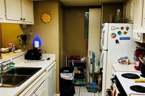 Condo in Saint Petersburg, Florida, 1 bedroom  № 1539535 - photo 8