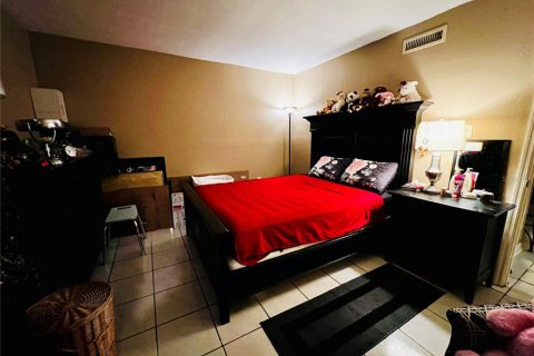 Condo in Saint Petersburg, Florida, 1 bedroom  № 1539535 - photo 14