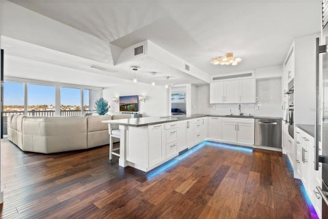 Купить кондоминиум в Трежер-Айленд, Флорида 5 комнат, 165.37м2, № 1543992 - фото 15