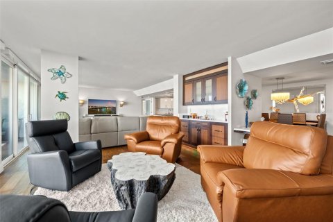 Купить кондоминиум в Трежер-Айленд, Флорида 5 комнат, 165.37м2, № 1543992 - фото 22