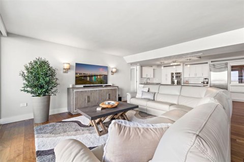 Купить кондоминиум в Трежер-Айленд, Флорида 5 комнат, 165.37м2, № 1543992 - фото 19