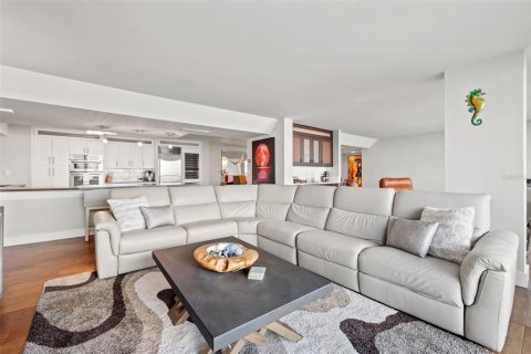 Купить кондоминиум в Трежер-Айленд, Флорида 5 комнат, 165.37м2, № 1543992 - фото 17