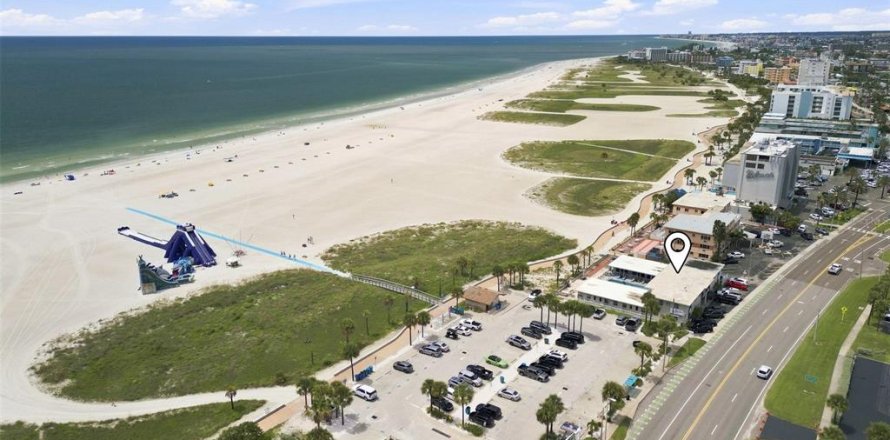 Hotel in Treasure Island, Florida 768.86 sq.m. № 2416657