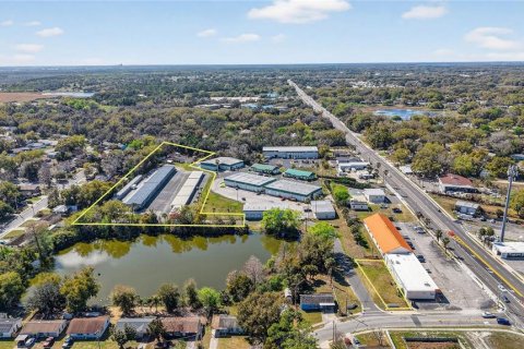 Commercial property in Leesburg, Florida № 2212324