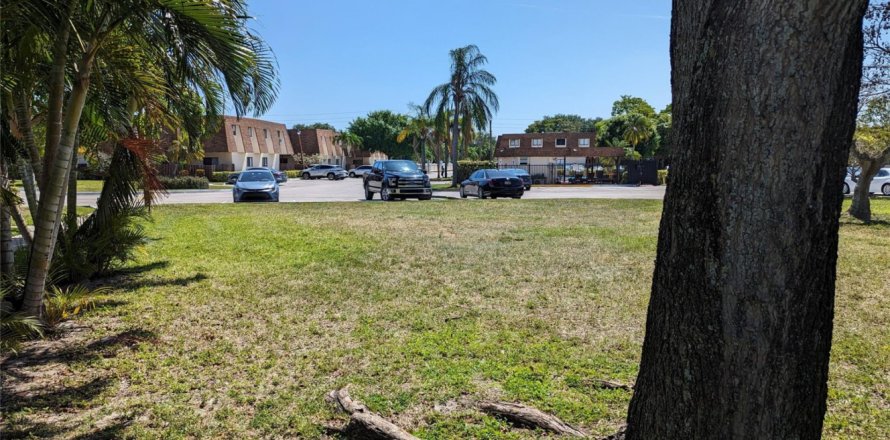 Land in North Lauderdale, Florida № 1141303
