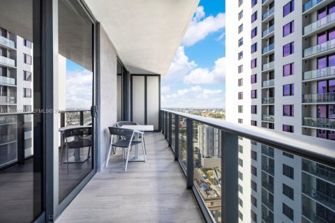Condominio en alquiler en Miami, Florida, 1 dormitorio, 72.09 m2 № 2059937 - foto 11