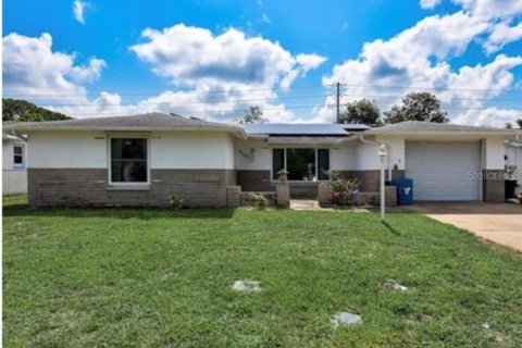 Villa ou maison à Port Richey, Floride 3 chambres, 137.87 m2 № 2364721
