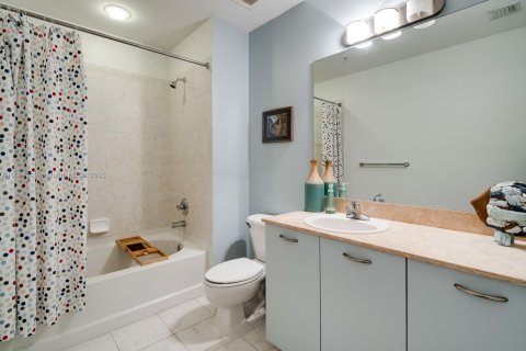 Купить кондоминиум в Майами, Флорида 2 спальни, 118.91м2, № 1945967 - фото 9