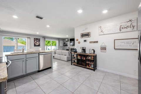 Villa ou maison à vendre à Deltona, Floride: 3 chambres, 127 m2 № 1631299 - photo 5