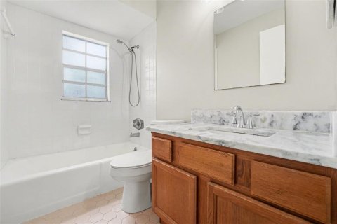 House in Lakeland, Florida 4 bedrooms, 163.79 sq.m. № 2107449 - photo 22