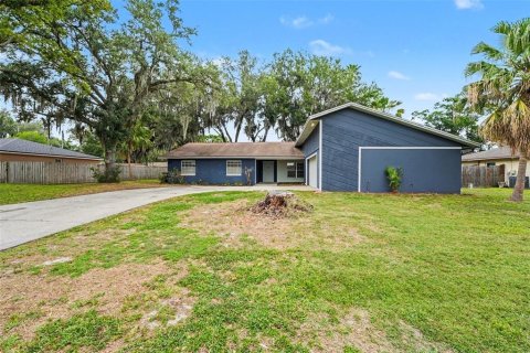 House in Lakeland, Florida 4 bedrooms, 163.79 sq.m. № 2107449 - photo 2