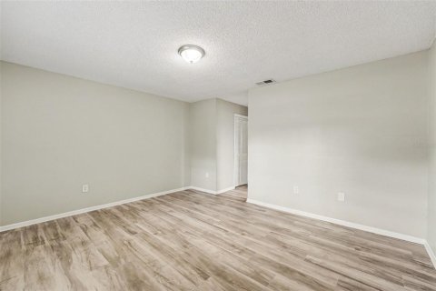House in Lakeland, Florida 4 bedrooms, 163.79 sq.m. № 2107449 - photo 15