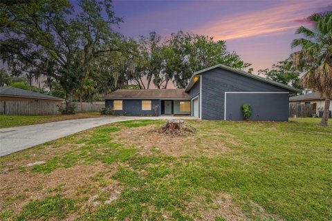 House in Lakeland, Florida 4 bedrooms, 163.79 sq.m. № 2107449