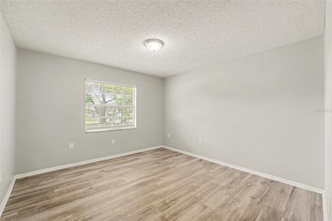 House in Lakeland, Florida 4 bedrooms, 163.79 sq.m. № 2107449 - photo 13