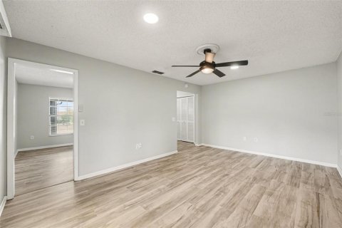 House in Lakeland, Florida 4 bedrooms, 163.79 sq.m. № 2107449 - photo 10