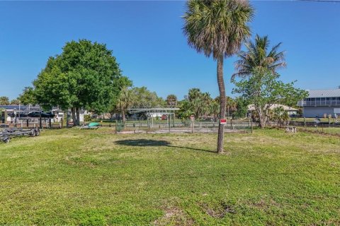 Terreno en venta en North Fort Myers, Florida № 2108169 - foto 15