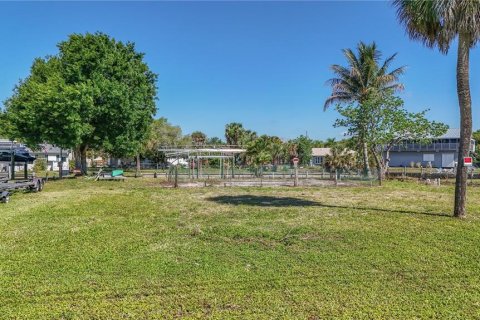 Terreno en venta en North Fort Myers, Florida № 2108169 - foto 16