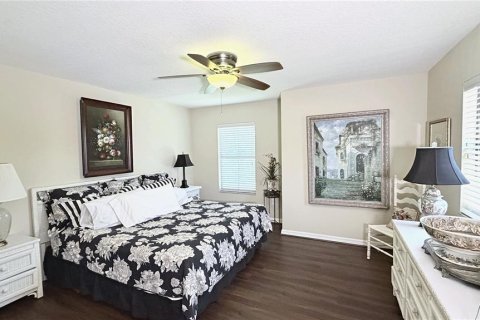 Townhouse in Seminole, Florida 4 bedrooms, 248.05 sq.m. № 2235574 - photo 29