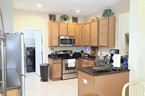 Townhouse in Seminole, Florida 4 bedrooms, 248.05 sq.m. № 2235574 - photo 9