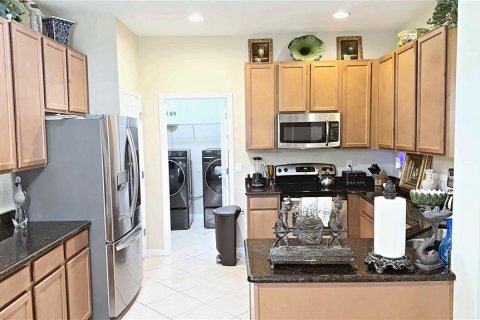 Townhouse in Seminole, Florida 4 bedrooms, 248.05 sq.m. № 2235574 - photo 10