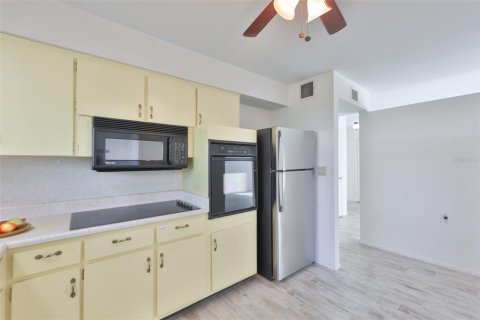 House in Sun City Center, Florida 2 bedrooms, 106.74 sq.m. № 2215687 - photo 27