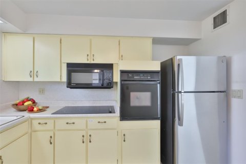 House in Sun City Center, Florida 2 bedrooms, 106.74 sq.m. № 2215687 - photo 25