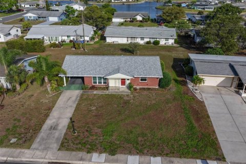 House in Sun City Center, Florida 2 bedrooms, 106.74 sq.m. № 2215687 - photo 6