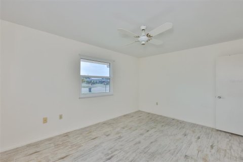 House in Sun City Center, Florida 2 bedrooms, 106.74 sq.m. № 2215687 - photo 15