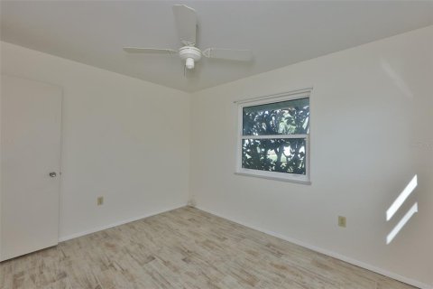 House in Sun City Center, Florida 2 bedrooms, 106.74 sq.m. № 2215687 - photo 7