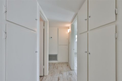 House in Sun City Center, Florida 2 bedrooms, 106.74 sq.m. № 2215687 - photo 23