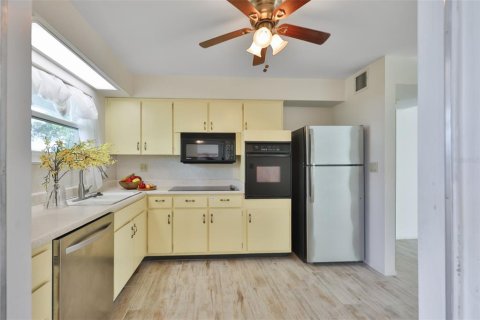 House in Sun City Center, Florida 2 bedrooms, 106.74 sq.m. № 2215687 - photo 26