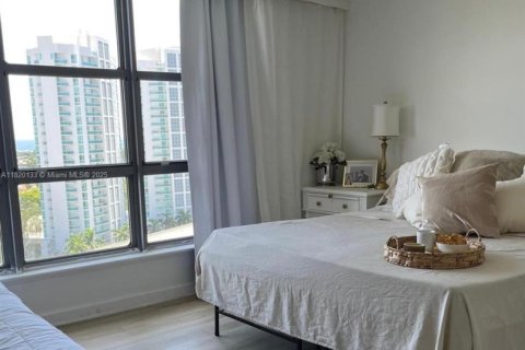 Copropriété à vendre à Aventura, Floride: 2 chambres, 128.21 m2 № 1779721 - photo 8
