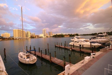 Copropriété à louer à Miami Beach, Floride: 62.99 m2 № 1859860 - photo 29