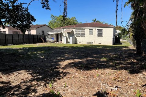 House in Miami, Florida 3 bedrooms, 102.75 sq.m. № 2046724 - photo 28