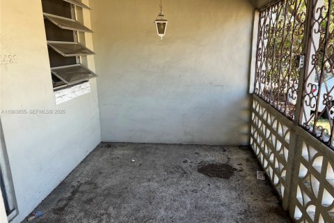 House in Miami, Florida 3 bedrooms, 102.75 sq.m. № 2046724 - photo 24