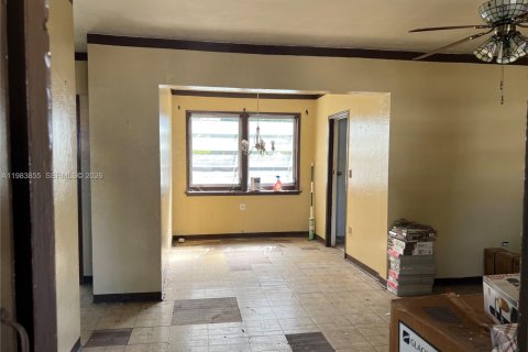 House in Miami, Florida 3 bedrooms, 102.75 sq.m. № 2046724 - photo 4