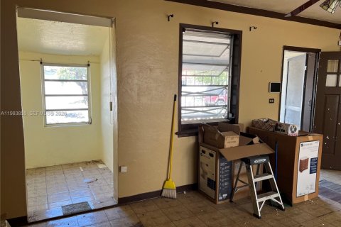 House in Miami, Florida 3 bedrooms, 102.75 sq.m. № 2046724 - photo 6