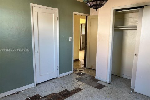 House in Miami, Florida 3 bedrooms, 102.75 sq.m. № 2046724 - photo 16