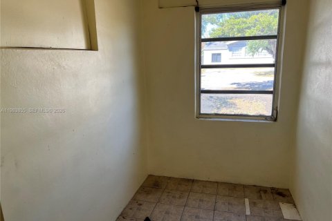 House in Miami, Florida 3 bedrooms, 102.75 sq.m. № 2046724 - photo 7