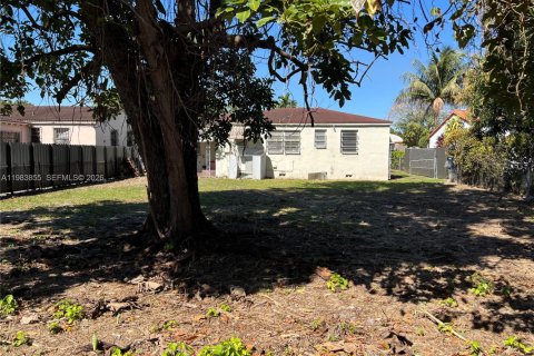 House in Miami, Florida 3 bedrooms, 102.75 sq.m. № 2046724 - photo 30