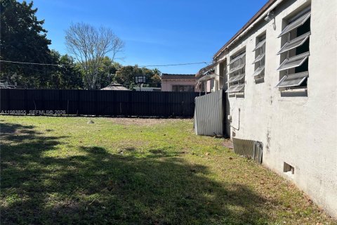 House in Miami, Florida 3 bedrooms, 102.75 sq.m. № 2046724 - photo 27