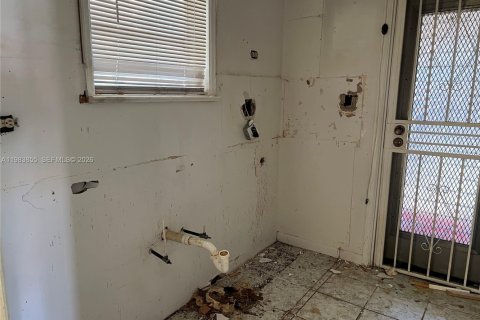 House in Miami, Florida 3 bedrooms, 102.75 sq.m. № 2046724 - photo 10