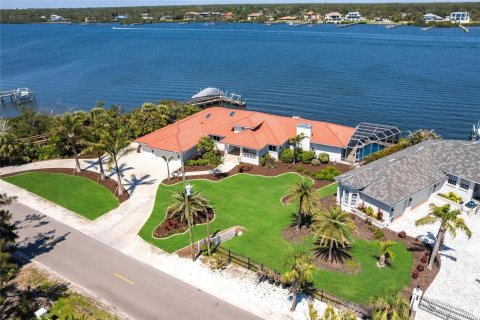 Villa ou maison à vendre à Englewood, Floride: 5 chambres, 298.31 m2 № 1652582 - photo 1