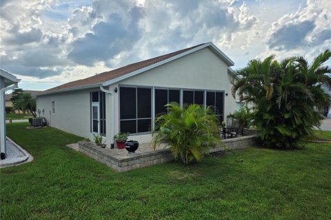 Villa ou maison à vendre à Punta Gorda, Floride: 3 chambres, 117.89 m2 № 1913771 - photo 2