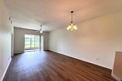 Condo in Orlando, Florida, 2 bedrooms № 2104696 - photo 4