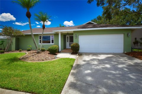 House in Largo, Florida 3 bedrooms, 165.55 sq.m. № 1675842 - photo 3