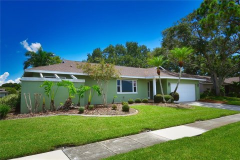 House in Largo, Florida 3 bedrooms, 165.55 sq.m. № 1675842 - photo 2