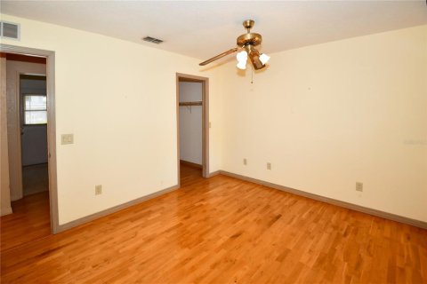 House in Largo, Florida 3 bedrooms, 165.55 sq.m. № 1675842 - photo 21