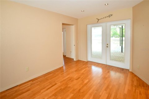 House in Largo, Florida 3 bedrooms, 165.55 sq.m. № 1675842 - photo 9