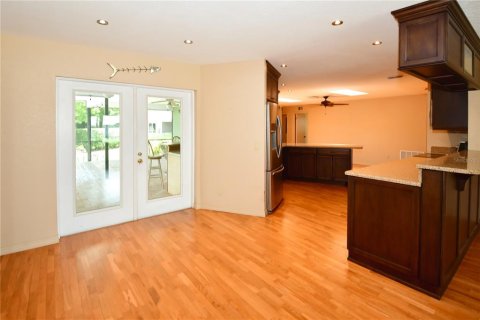 House in Largo, Florida 3 bedrooms, 165.55 sq.m. № 1675842 - photo 8